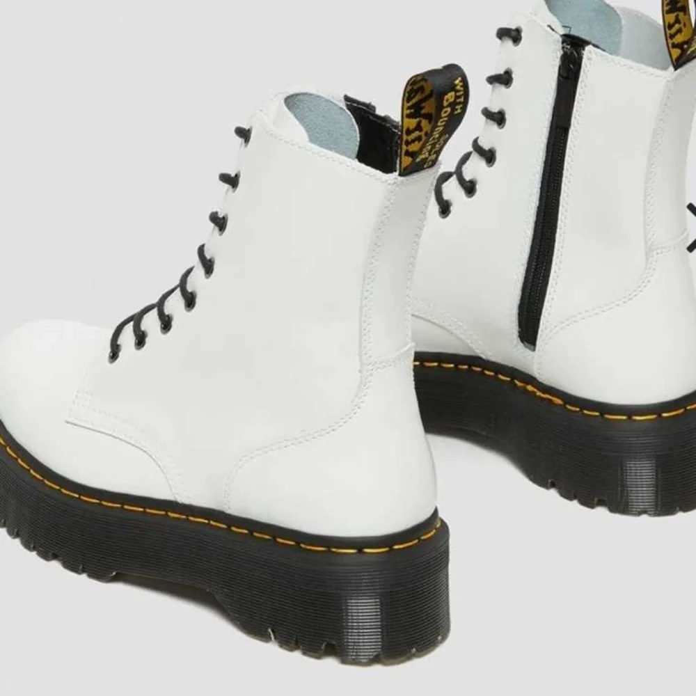 SALE NWT Dr Martens Jadon Smooth Leather Platform Boots White Size 8